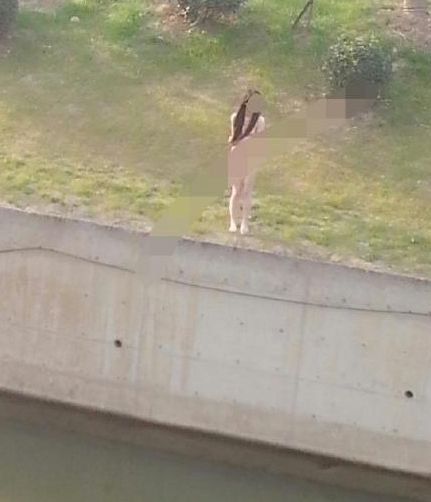 裸女跳河獲救 眾人隻顧圍觀女子無人拉救人者