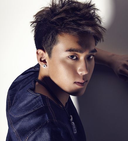 陈希郡跟风范冰冰一剪没 大头还是美男子