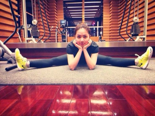 邓紫棋健身照曝光 着<em>背心短裤</em>秀马甲线--安徽频