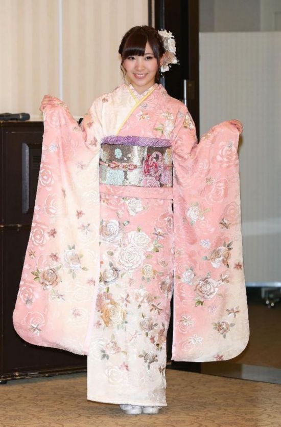 揭秘日本超人气团体akb48成人礼 和服出镜【4】