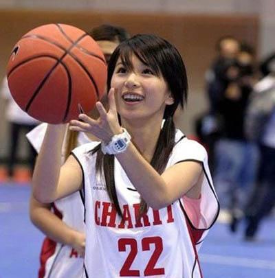 邓紫棋健身照翘臀超性感 女星罕见运动照曝光