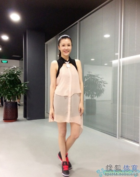 乌贼刘遭恶搞穿沙特球衣 自嘲修炼多年只为今