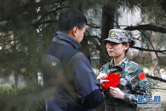 援塞医疗队队员王小艾:被推迟的蜜月