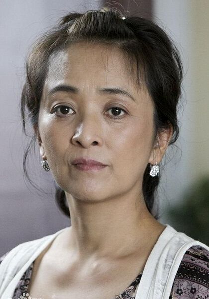 大妈自创破坏舞火爆 说说明星们的老有所为