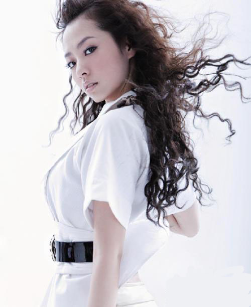 张靓颖发飙回应模仿邓紫棋 张靓颖海量照片记