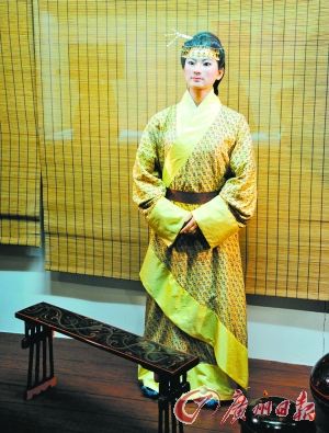 辛追复原塑像