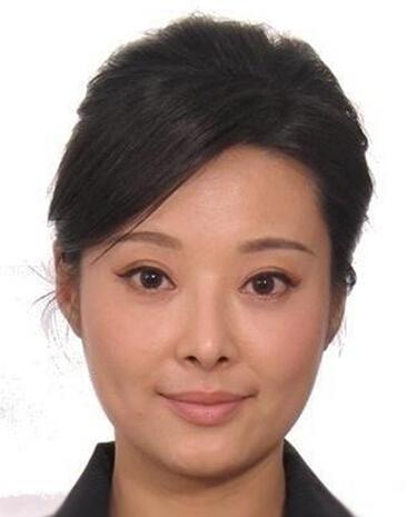 邓紫棋健身照韩国人脸药丸 明星证件照曝真容/组图
