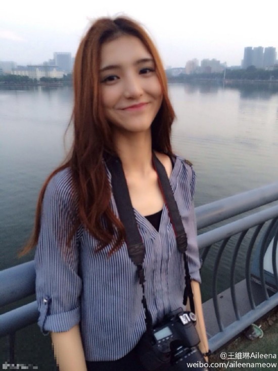 武大混血女神王维琳靓爆!晒儿时照力证天然美