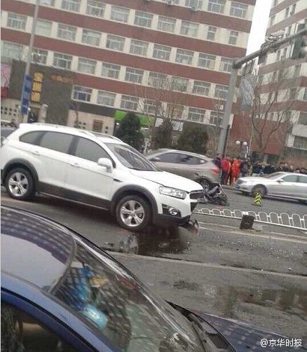 北京长安街车祸:5车相撞致1人死亡(组图)