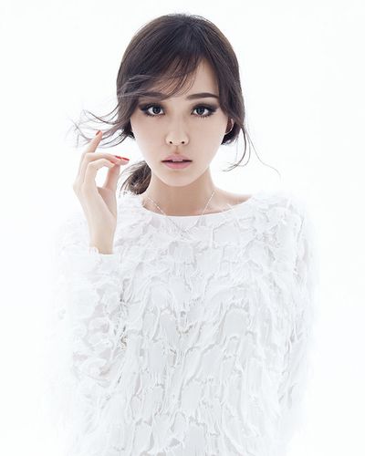 张靓颖登《我是歌手3》 发型远胜超女时期