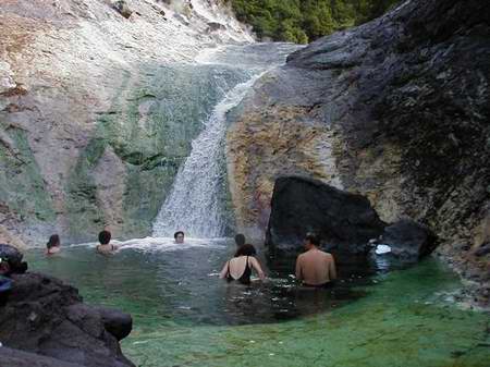 图揭日本特色温泉裸浴 冰天雪地中男女混浴(组