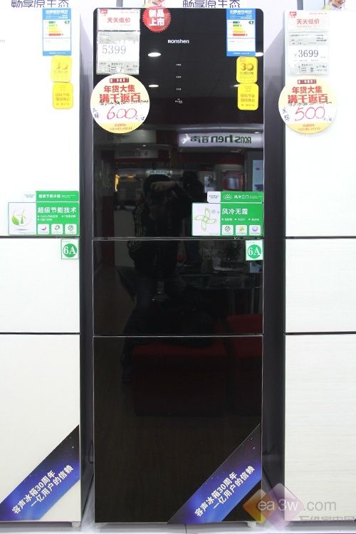 保鲜不浪费 容声三门冰箱节前热卖