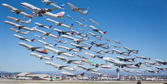 Сʱȥķɻ8 hours of plane departures by Mike Kelley