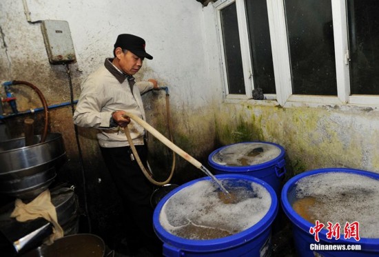 镜头记录四川南溪百年豆腐干传统制作工艺