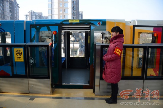 西安曲江观光轻轨开始试运行 票价拟定为80元