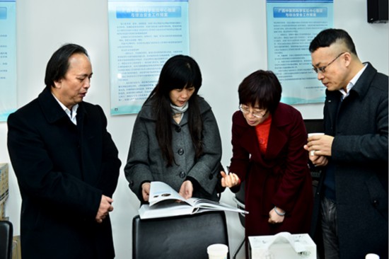 广西科技厅专家组到广西中医药大学考察自治区
