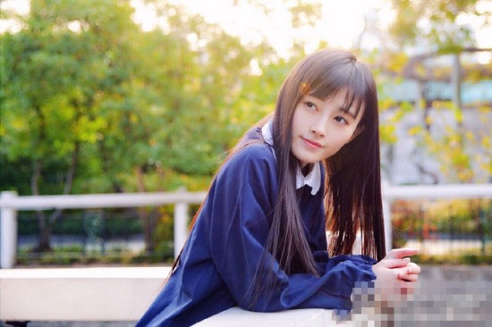 图为被日媒评为"中国第一美女"的鞠婧祎个人生活照及写真.