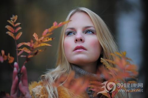 为何年轻女性也会闭经?