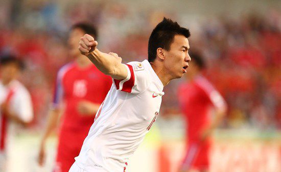 2015亚洲杯国足三连胜出线 央视大赞:国足踢得