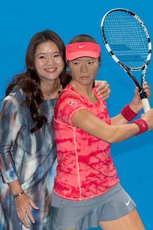 李娜幽默宣布今夏当妈:姜山发出了一个漂亮的