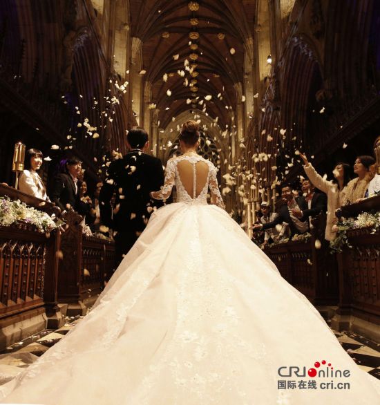 周杰伦婚礼现场曝光 新生代女星穿婚纱谁最美