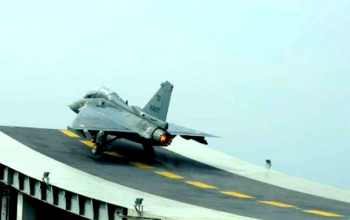 专家:印用30年研发光辉战机仅具象征意义