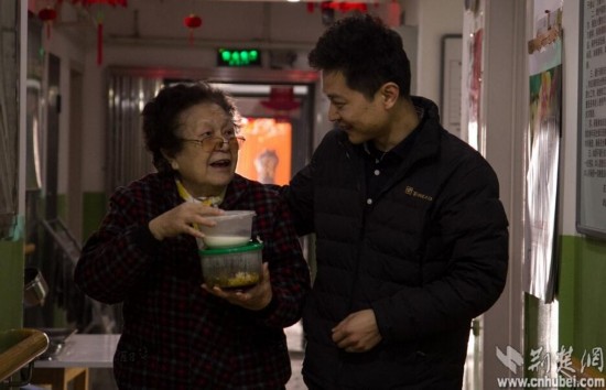 拆二代坐拥35套房产 办武汉最大民办养老院