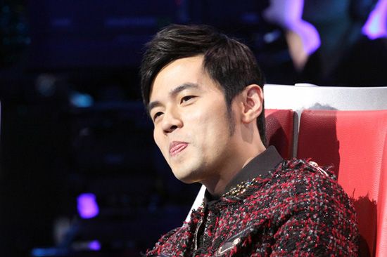 《最强大脑》新添青春回忆 杰伦为奶茶妹妹送