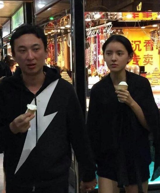 王思聪张予曦分手 女方:没有给房产 不后悔_文