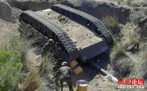 火车横穿屋舍 盘点超震撼离奇的车祸现场