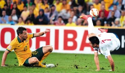 国足0比2不敌澳大利亚无缘4强:输了比赛赢得希