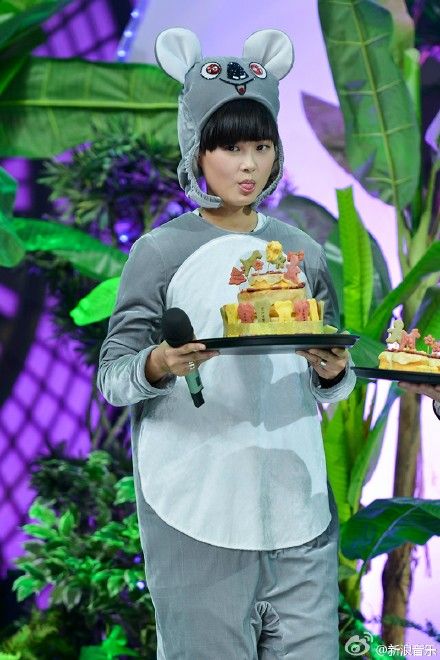 李宇春考拉装萌到一片 画风突变的节奏啊(组图