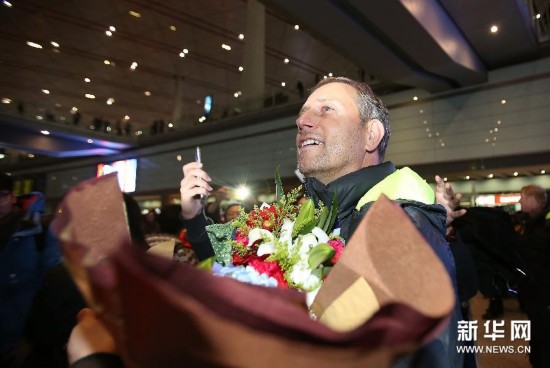 亚洲杯-国足抵京[高清]