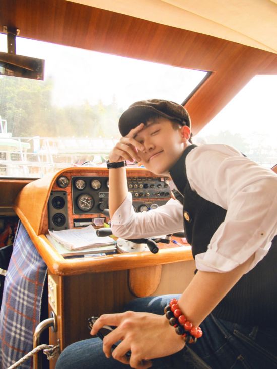 广告小王子关泽强写真曝光 气质清新阳光十足