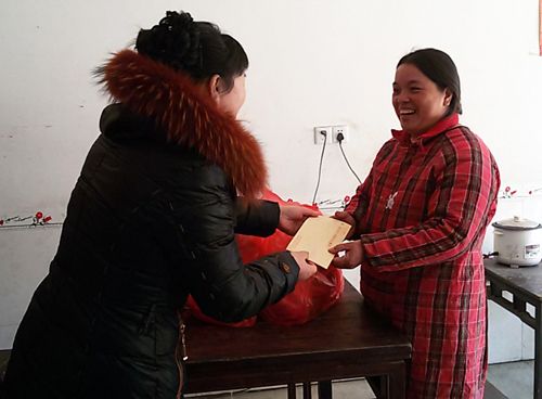 金寨县人民医院下乡慰问、回访贫困患者