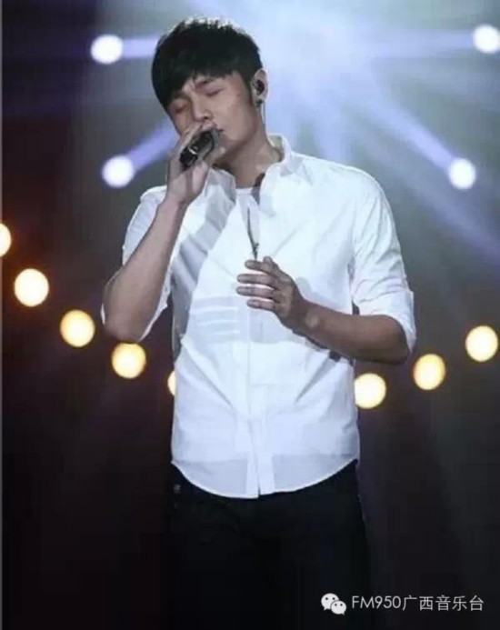 《我是歌手3》张靓颖破音离场 李健补位爆发夺