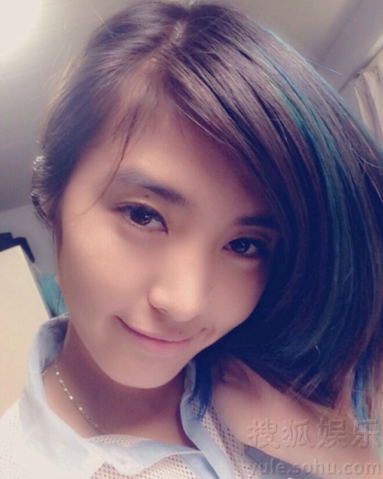 中国女足门将惊艳网友:不当模特可惜