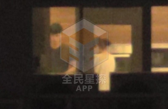 陈赫张子萱下厨<em>拥吻</em>似真夫妻 甜蜜劲儿媲美锋