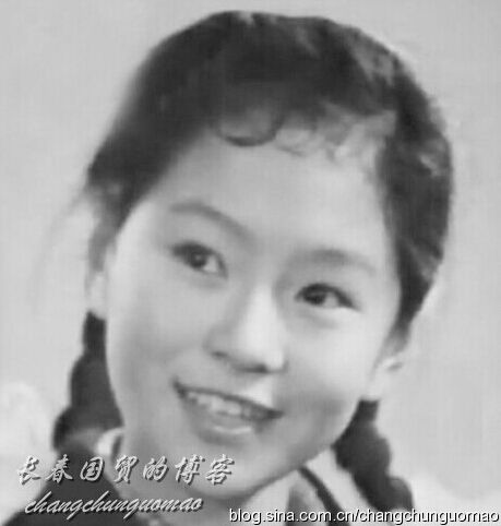 鞠萍姐姐少女时代青涩照曝光