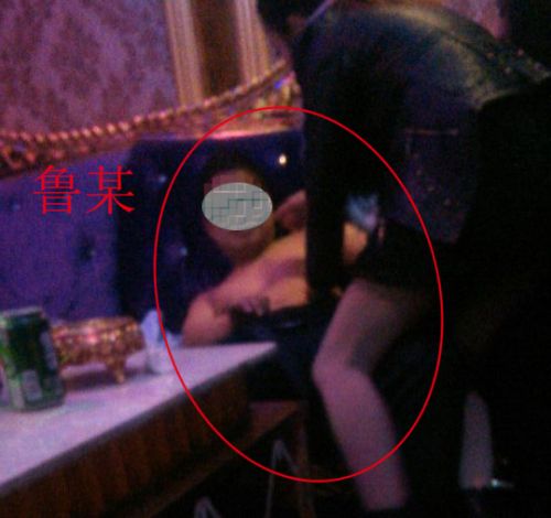 河南官员全裸玩小姐 揭秘嫖资为啥高达20万