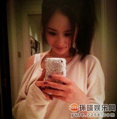 杨幂Angelababy唐嫣的非主流自拍 亮瞎的品位