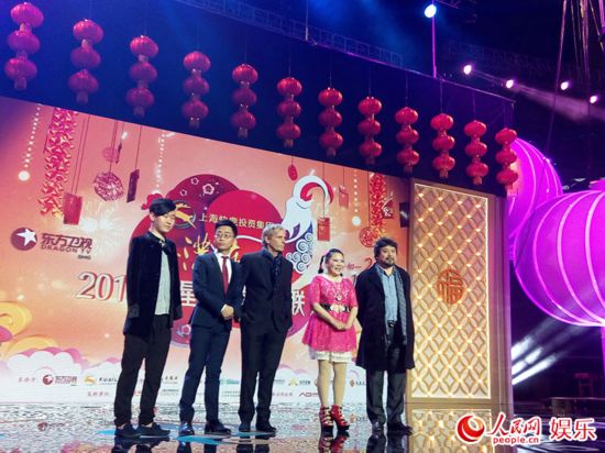 东方卫视春晚崔永元玩脱口秀 黄西献歌舞