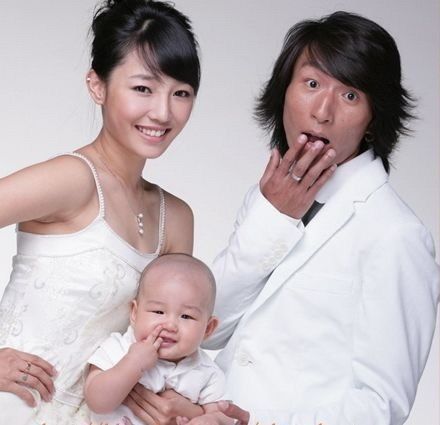 刘若英产子5.6斤晒脚印 曝明星子女处女照