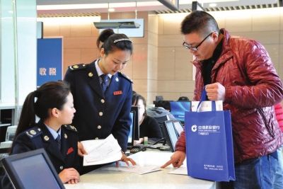 兰州新区政务中心一站式服务暖人心