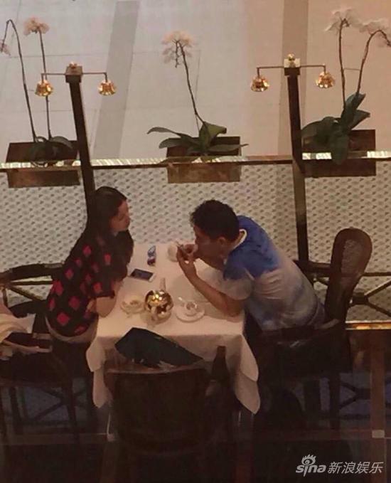 炒作无下限!奶茶<em>妹妹</em>刘强东复合! <em>甜蜜</em>面对面托