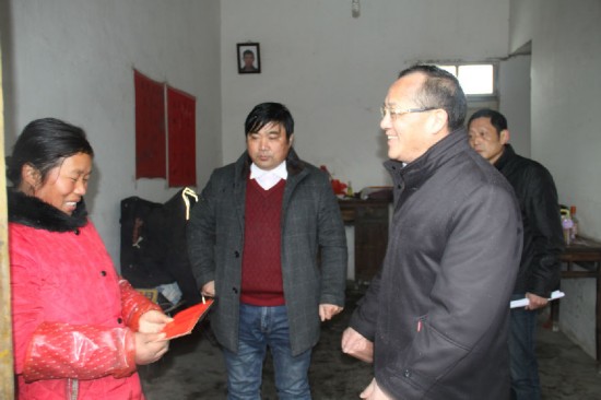 无为县政协主席吴文斌到姚沟镇开展春节慰问活