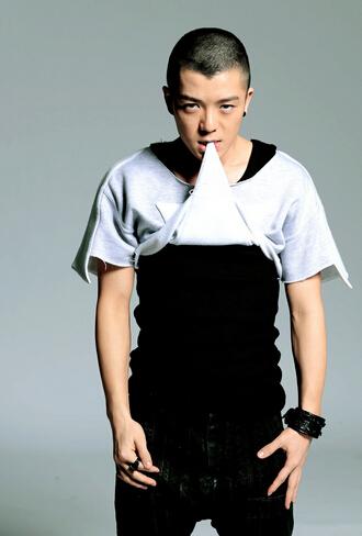 王栎鑫将在三亚结婚俞灏明很心塞 曝吴亦凡曾恋王栎鑫女友(图)--人民网·重庆视窗-重庆权威新闻门户