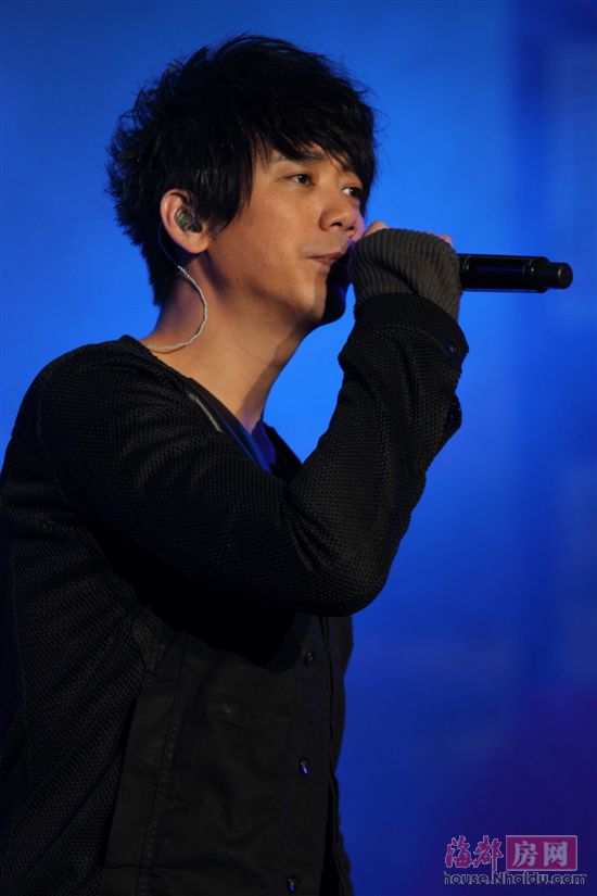 萧亚轩&信,点燃福州娱乐盛典第一把火--福建频