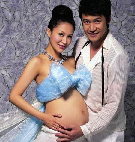 45岁刘若英产子晒脚印 女星<em>生孩子</em>费用大揭秘