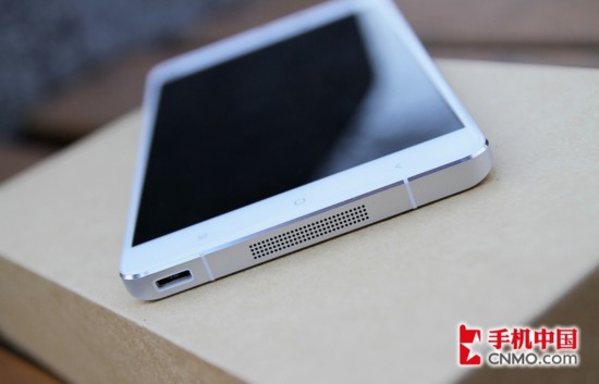 白色大屏双曲面玻璃 小米Note开箱图赏